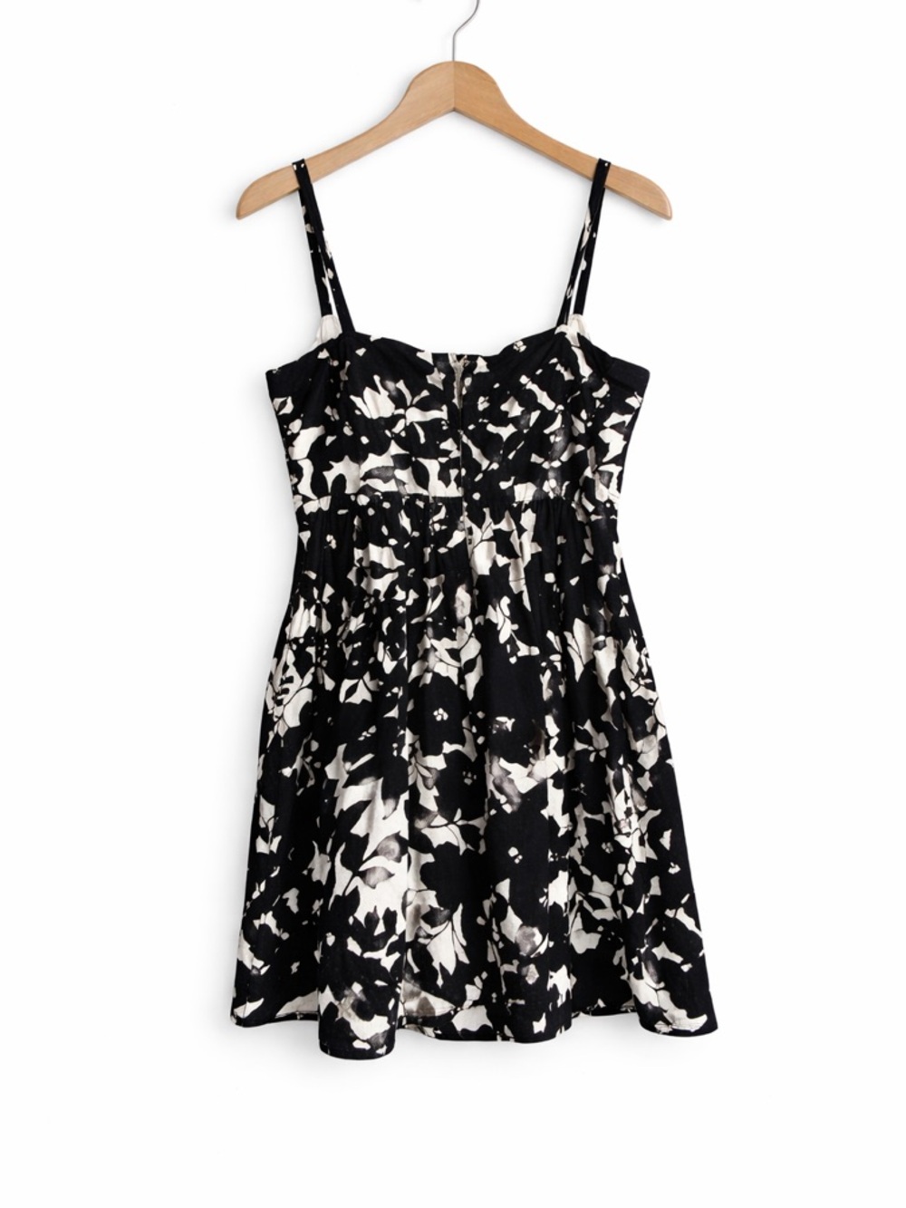 B. Smart Black White Floral Dress Youth 12 Empire Waist Flowy Adjustable Straps